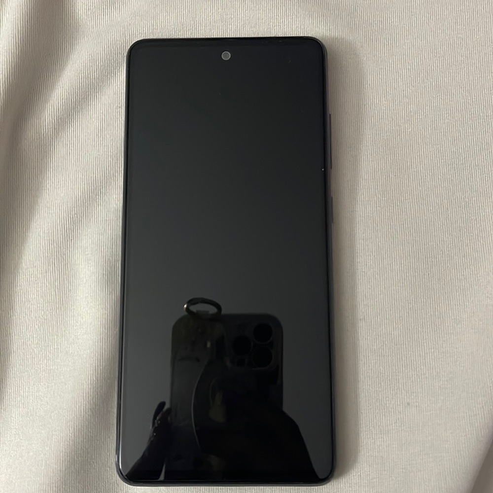 Samsung galaxy S21 like new unlocked to any carrier